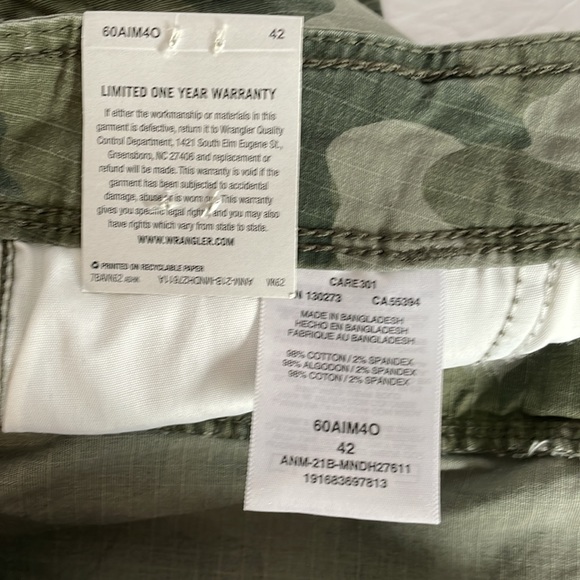 Wrangler camouflage relaxed fit  shorts men’s size 42, 10” inseam NWT - Picture 7 of 11
